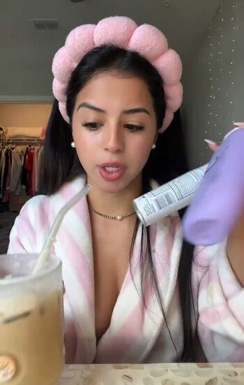 Full leaked Andreamarieduran private onlyfans photo