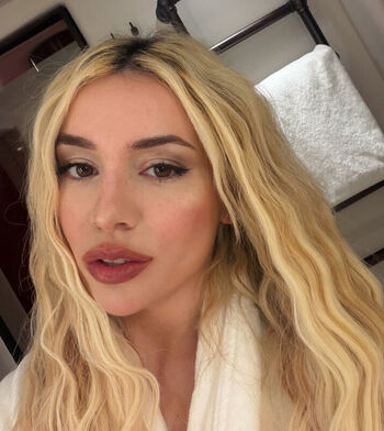 Full leaked Ava max private onlyfans photo