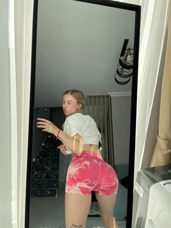 Full leaked Elisecandy private onlyfans photo