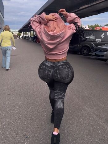 Full leaked Ivysky private onlyfans photo
