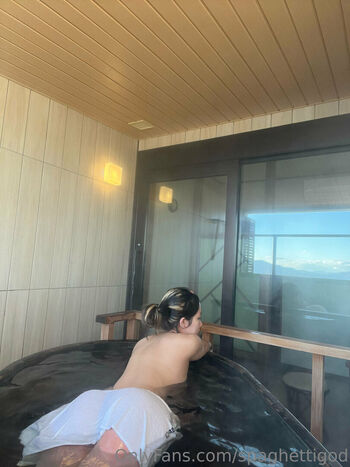 Full leaked Maggiechow private onlyfans photo