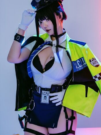 Ying Tze